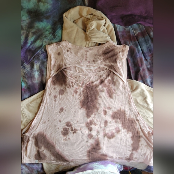 Lulu crop tank - Picture 2 of 3